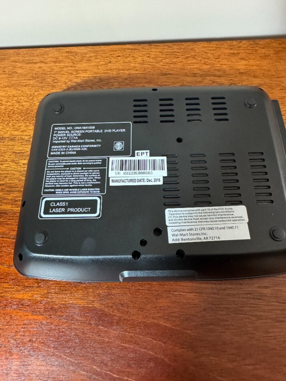 Onn 7” Portable DVD Player ONA16AV008 - Charger - Tested Working - Picture 2 of 4